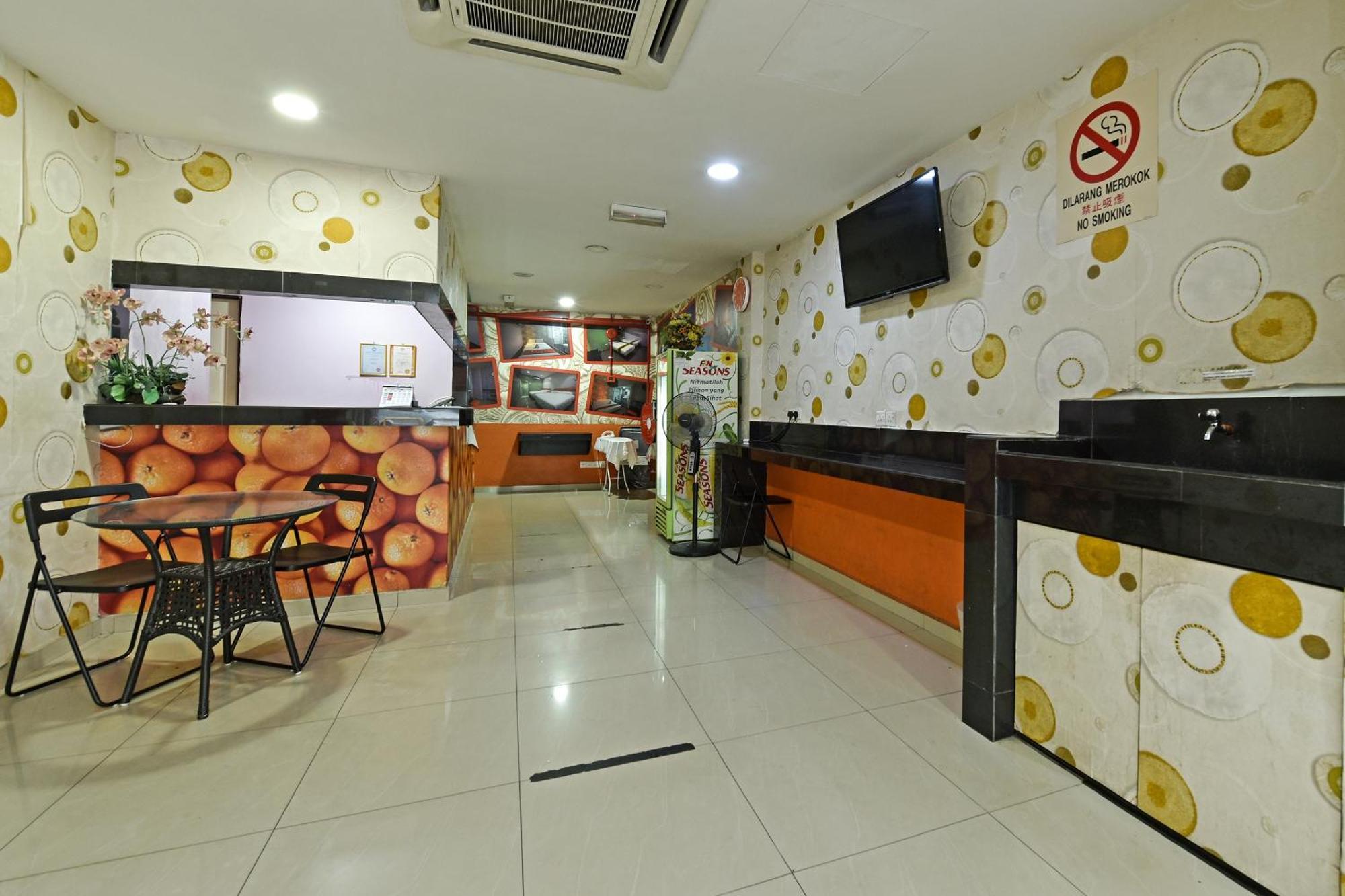 Super Oyo 992 Orange Hotel Kuala Pilah Exterior foto