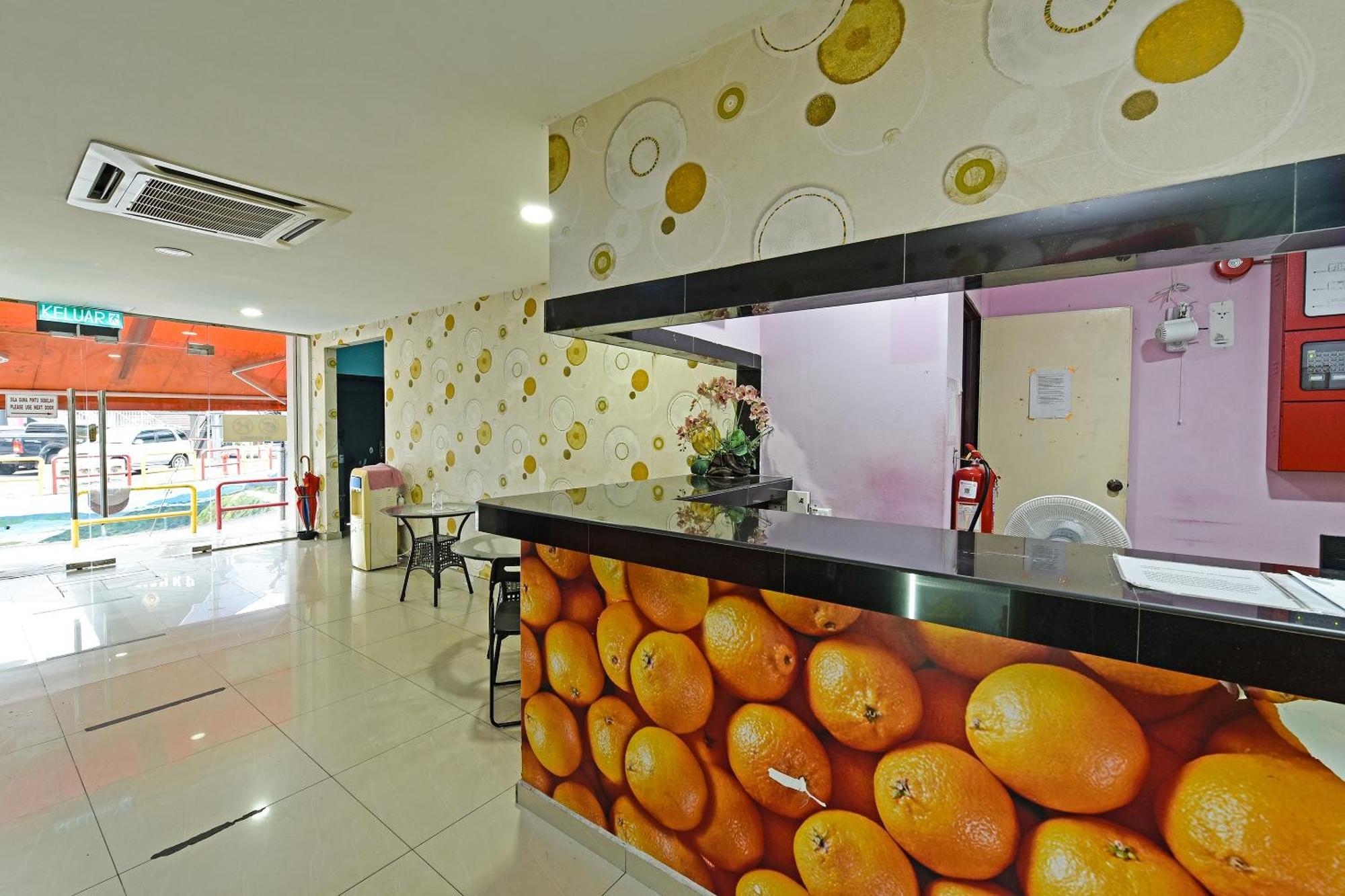 Super Oyo 992 Orange Hotel Kuala Pilah Exterior foto